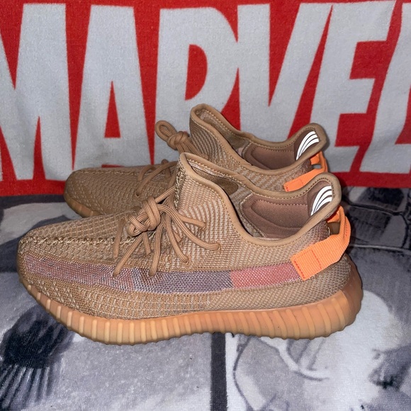 Yeezy 350 - Picture 5 of 7